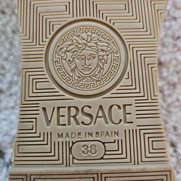 NEW Versace medusa pink Canvas Espadrilles with gold chain print. - Picture 2 of 4